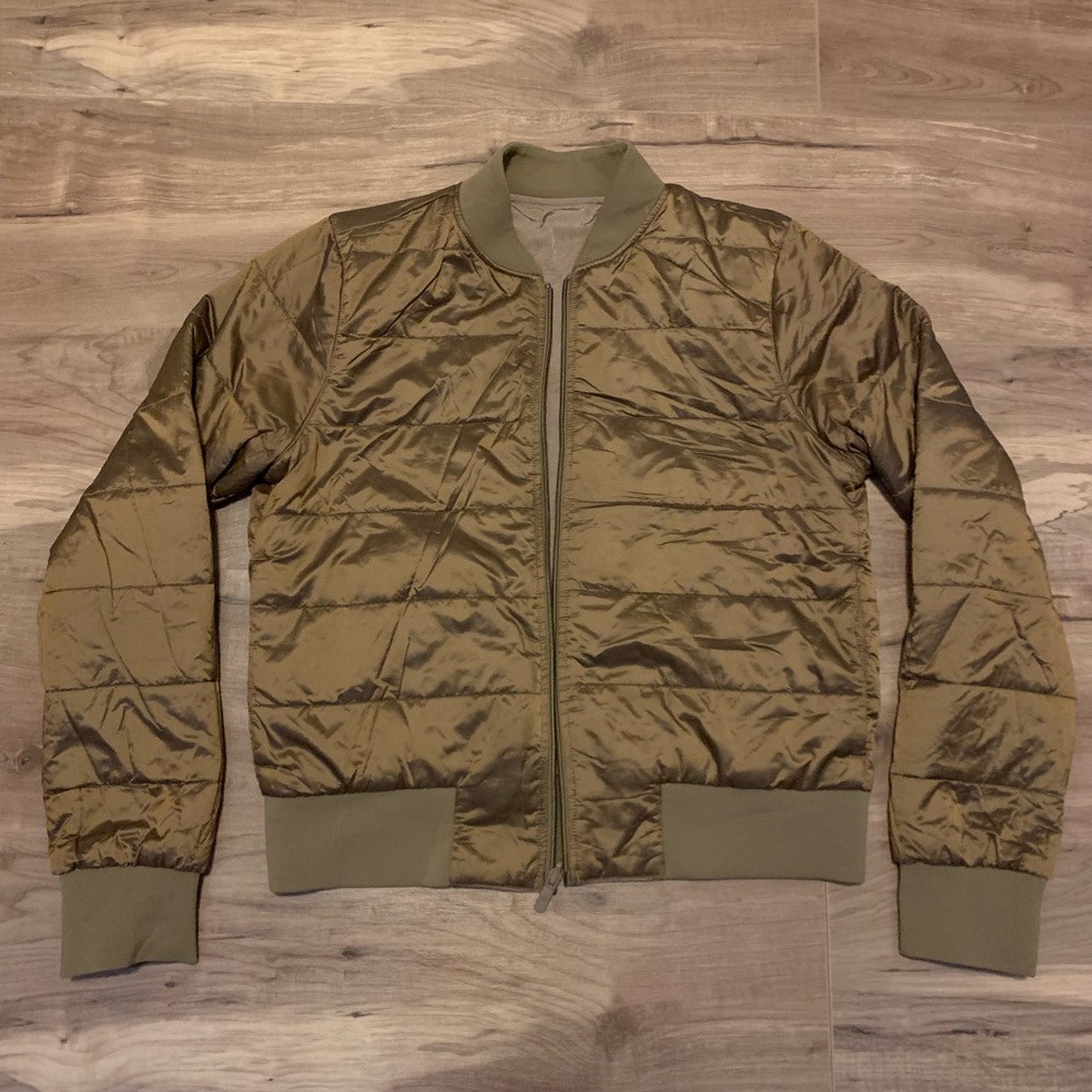 LULULEMON women’s cropped reversible bomber jacket in metallic brown!